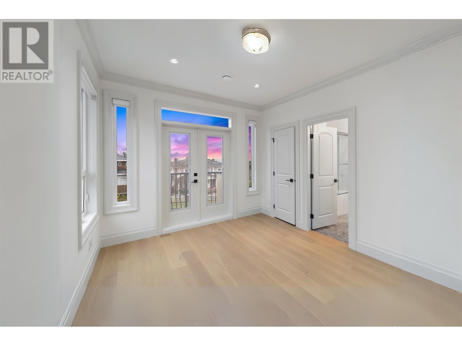 Listing Picture 22 of 38 : 7165 PAULUS CRESCENT, Burnaby / 本拿比 - 魯藝地產 Yvonne Lu Group - MLS Medallion Club Member