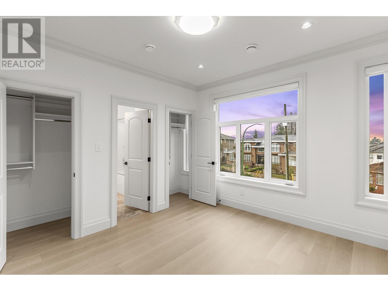 Listing Picture 27 of 38 : 7165 PAULUS CRESCENT, Burnaby / 本拿比 - 魯藝地產 Yvonne Lu Group - MLS Medallion Club Member
