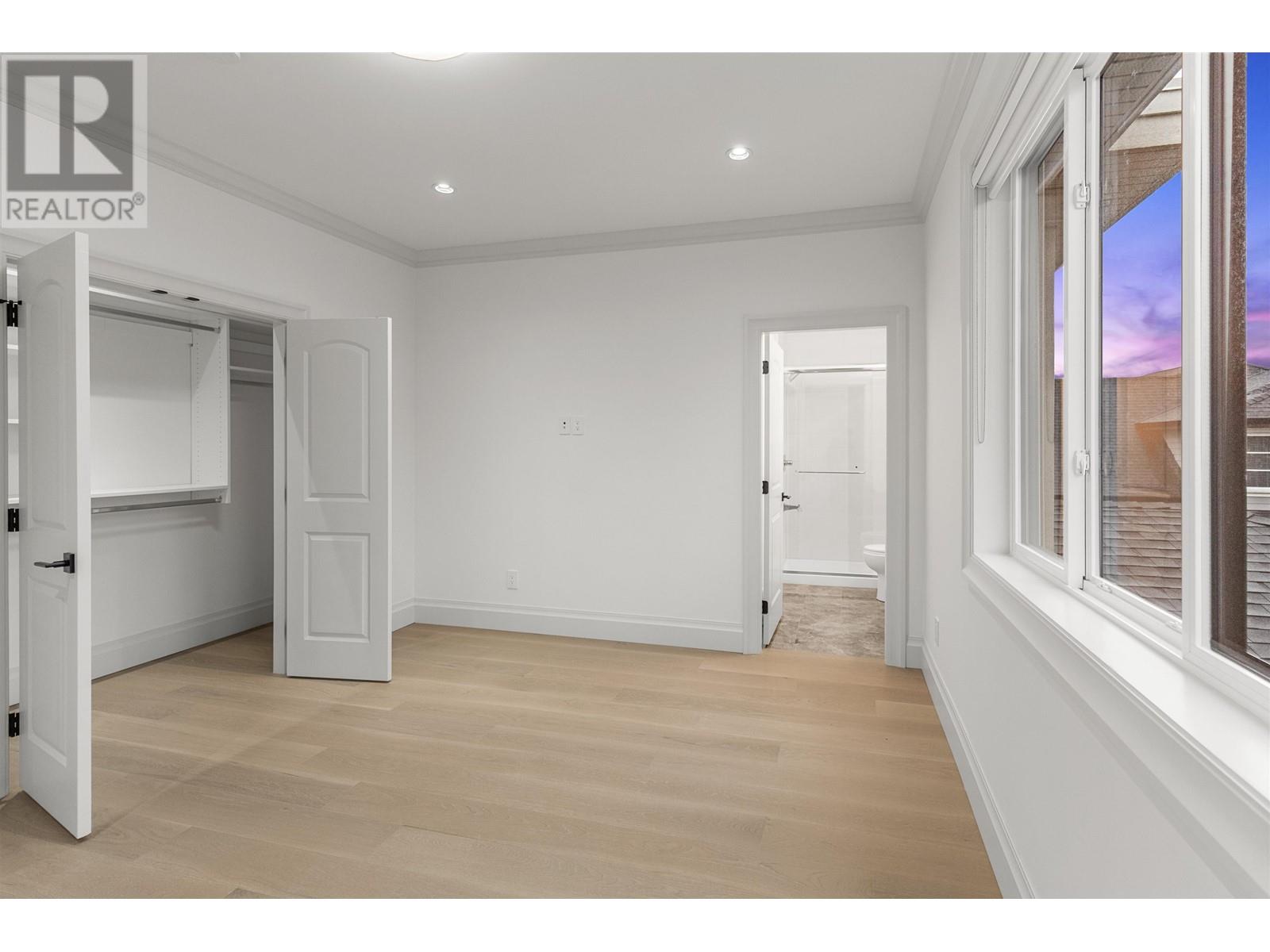 Listing Picture 28 of 38 : 7165 PAULUS CRESCENT, Burnaby / 本拿比 - 魯藝地產 Yvonne Lu Group - MLS Medallion Club Member