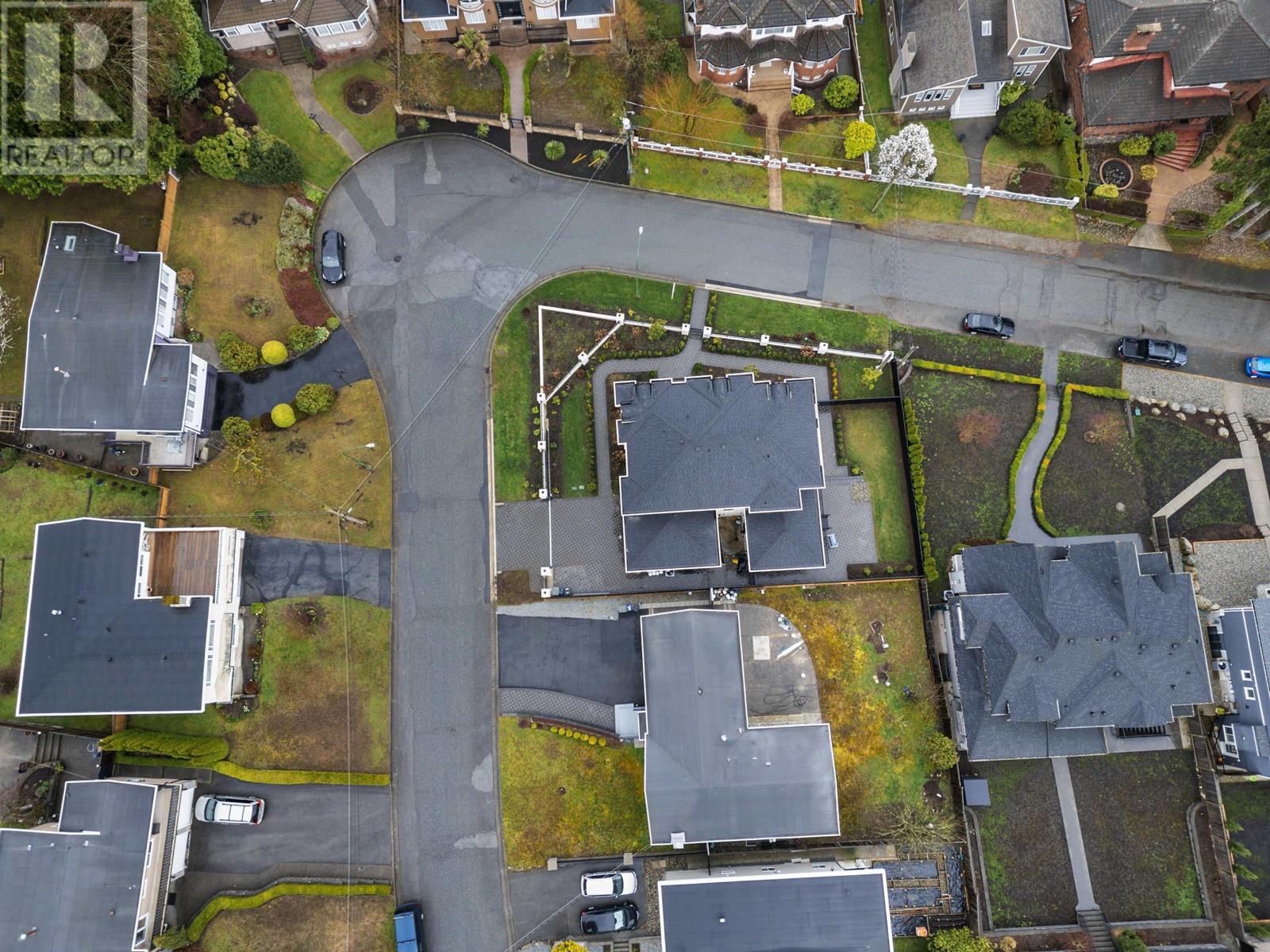 Listing Picture 32 of 38 : 7165 PAULUS CRESCENT, Burnaby / 本拿比 - 魯藝地產 Yvonne Lu Group - MLS Medallion Club Member