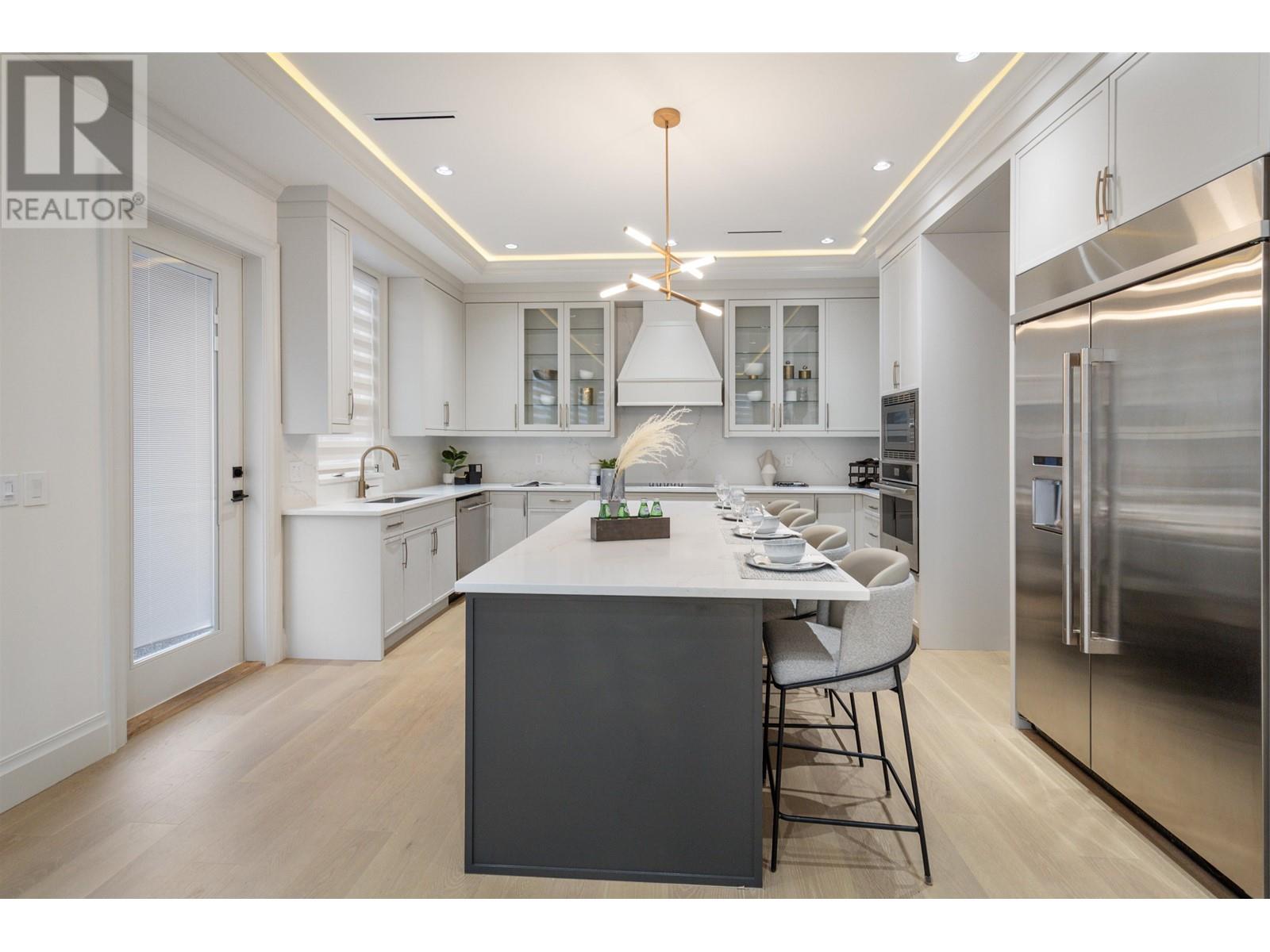 Listing Picture 7 of 38 : 7165 PAULUS CRESCENT, Burnaby / 本拿比 - 魯藝地產 Yvonne Lu Group - MLS Medallion Club Member