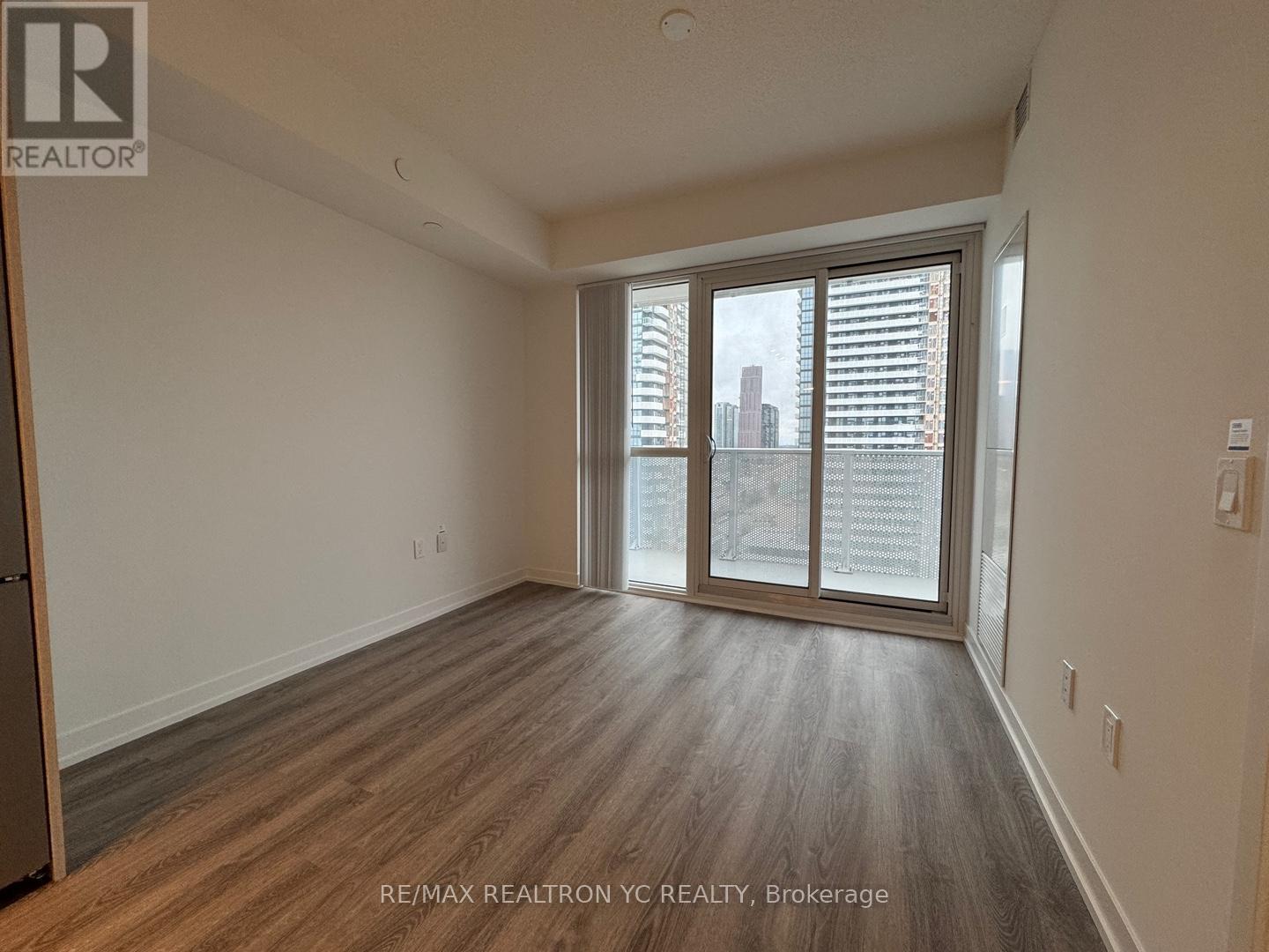 1817 - 195 Commerce Street, Vaughan, Ontario  L4K 0P9 - Photo 1 - N11912867