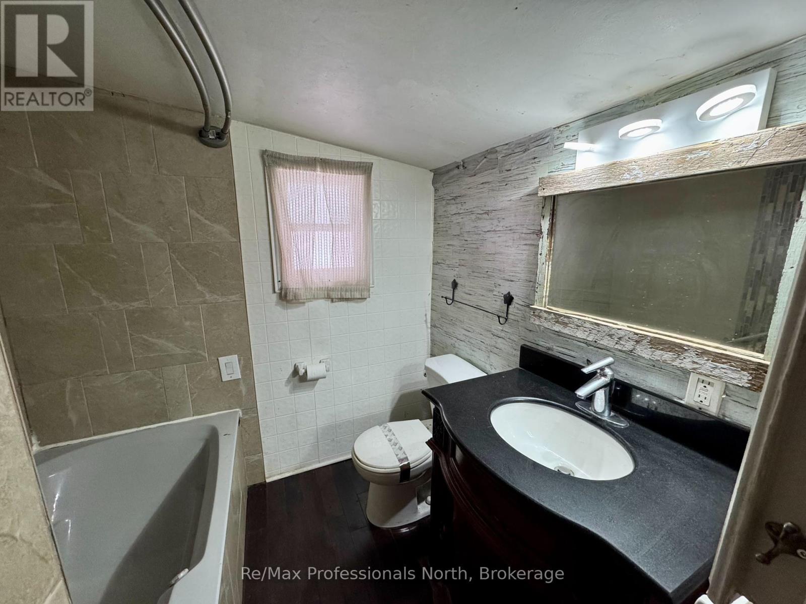 360 Muskoka Beach Road, Gravenhurst, Ontario  P1P 1M6 - Photo 18 - X11912810