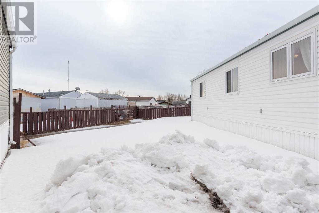 121 Grant Bay, Fort Mcmurray, Alberta  T9H 5J1 - Photo 37 - A2185930