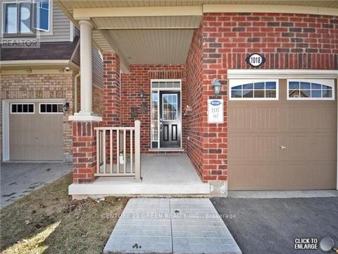 Main&up - 1018 Solomon Court, Milton, Ontario  L9T 8G9 - Photo 2 - W11912920