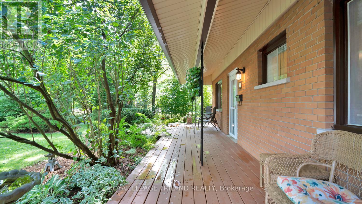 Photo 4 of 40 for 24 Longbow Place