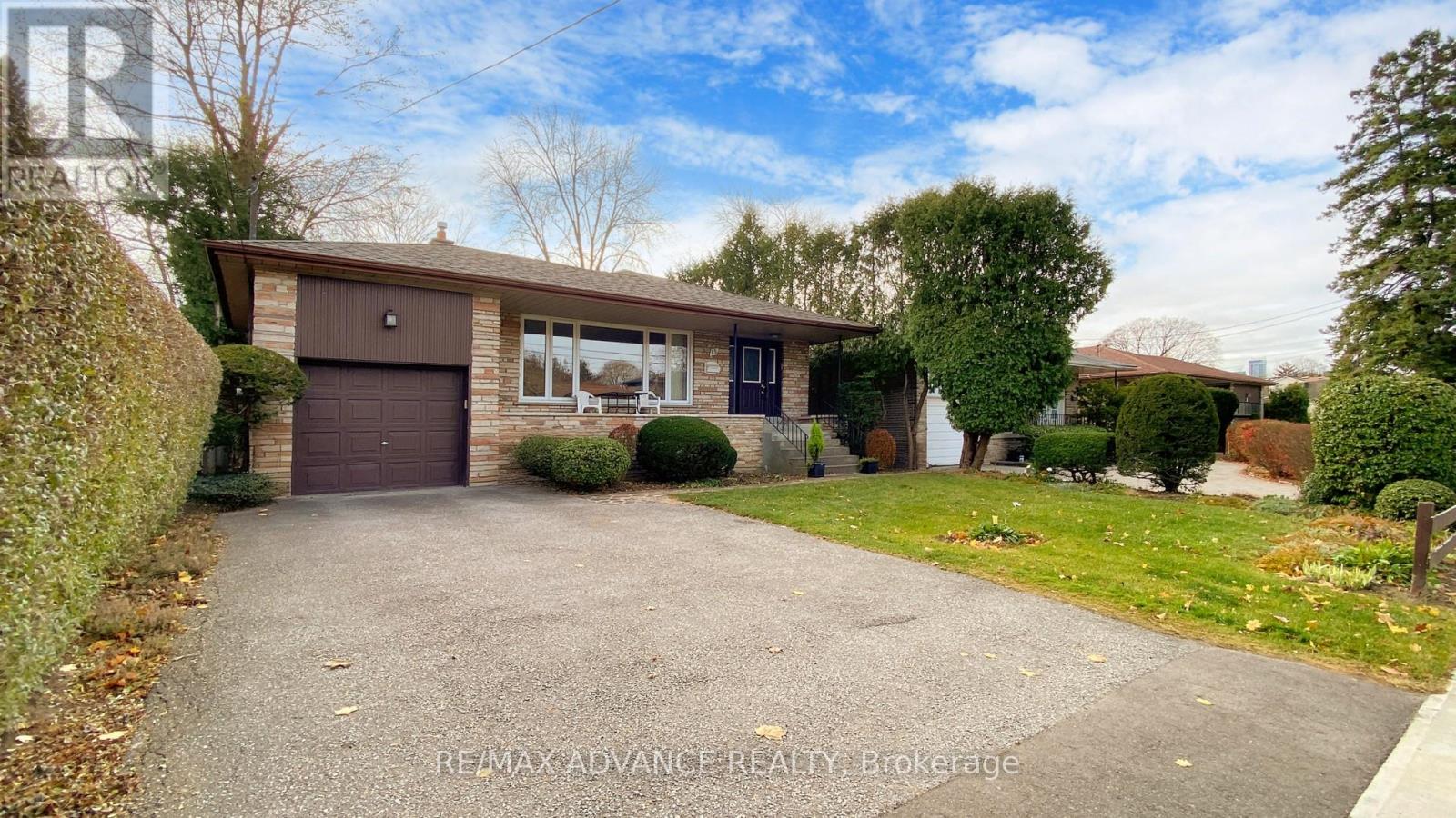 Property at 15 FOXWARREN DRIVE image 1