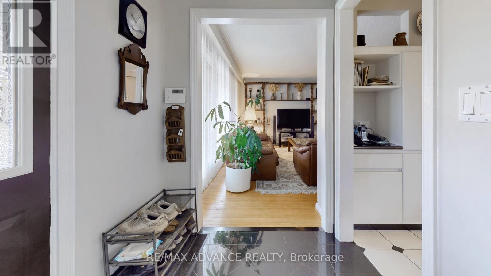 Property at 15 FOXWARREN DRIVE image 4
