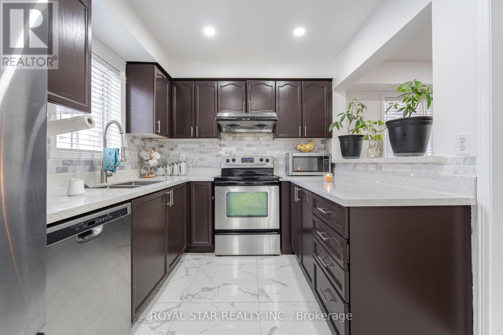 114 Penbridge Circle, Brampton, Ontario  L7A 2P8 - Photo 10 - W11913096
