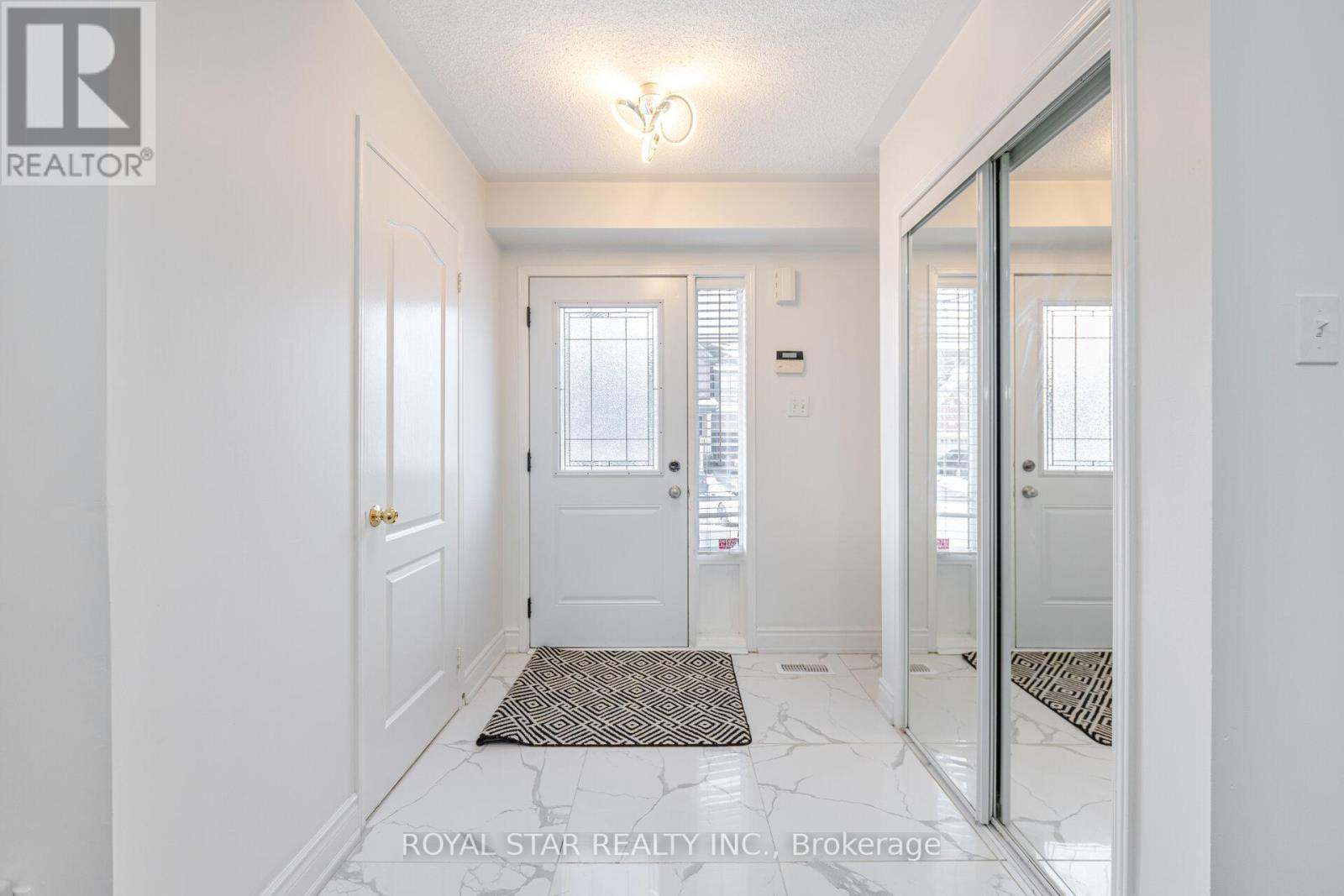 Property at 114 PENBRIDGE CIRCLE image 4