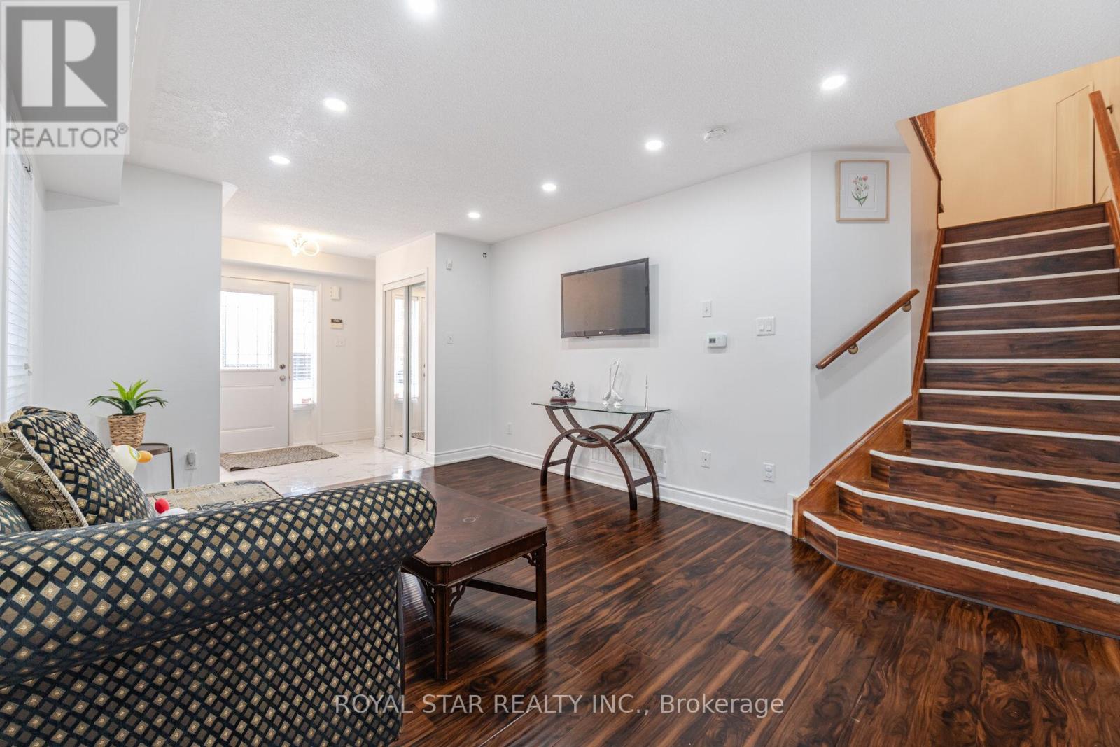 114 Penbridge Circle, Brampton, Ontario  L7A 2P8 - Photo 8 - W11913096