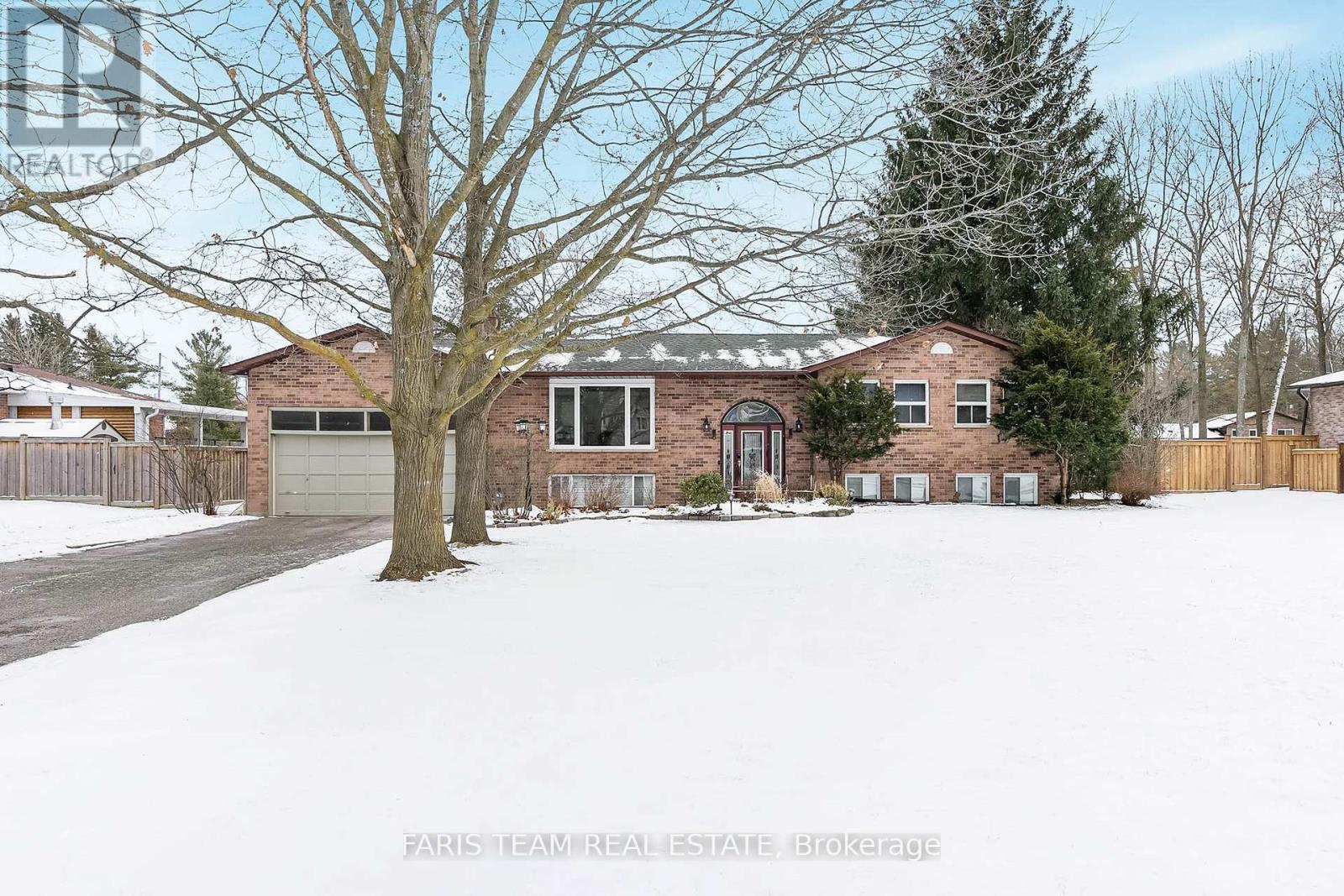 3 ARTESIAN AVENUE, East Gwillimbury, Ontario