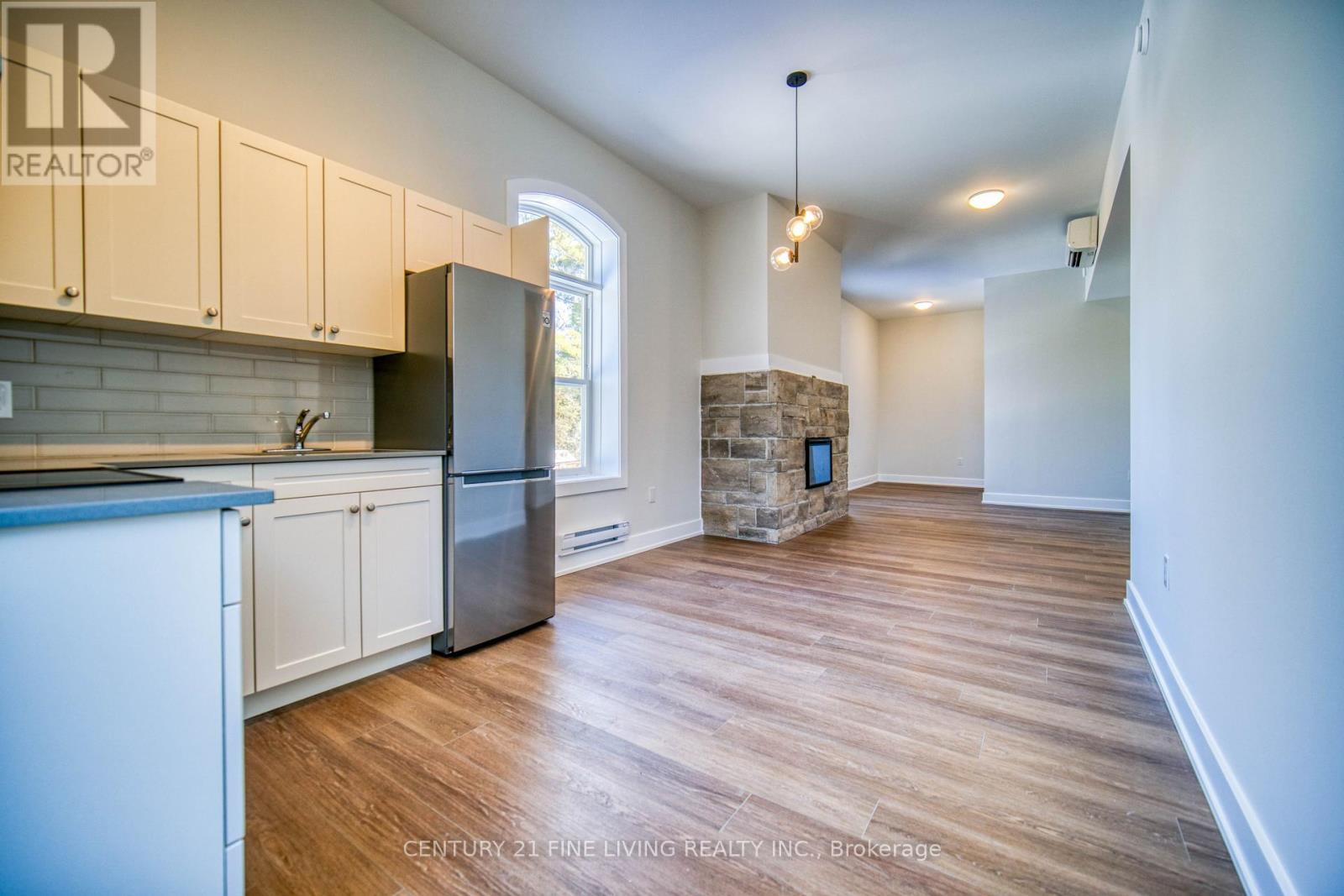 201 - 1614 Ridge Road E, Oro-Medonte, Ontario  L0L 1T0 - Photo 3 - S8183502