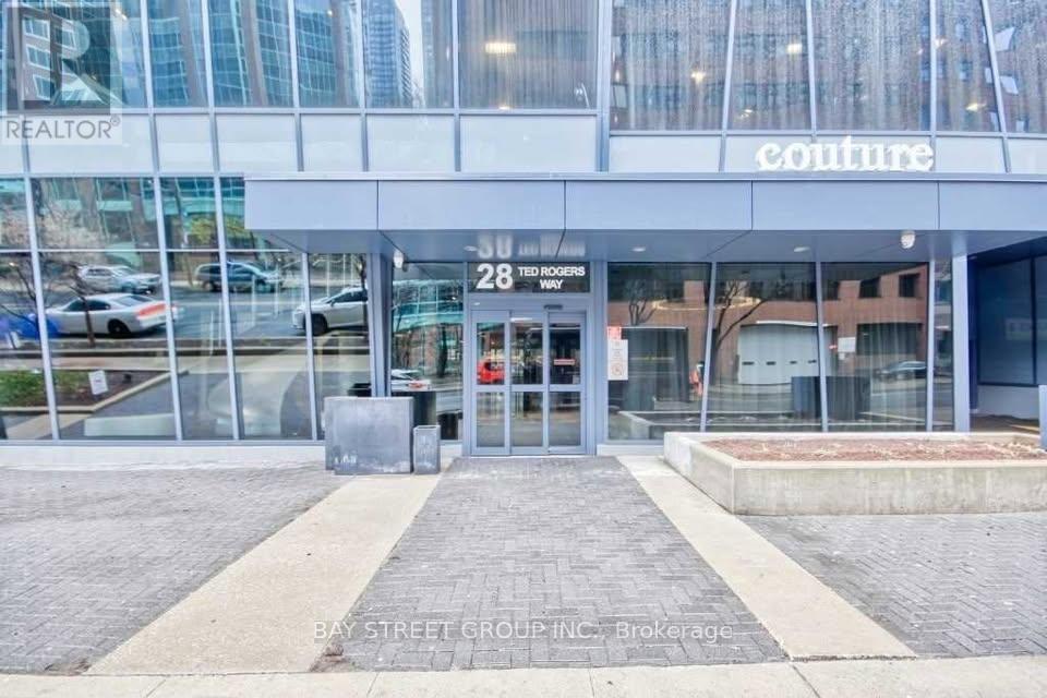 28 TED ROGERS WAY, Toronto, Ontario