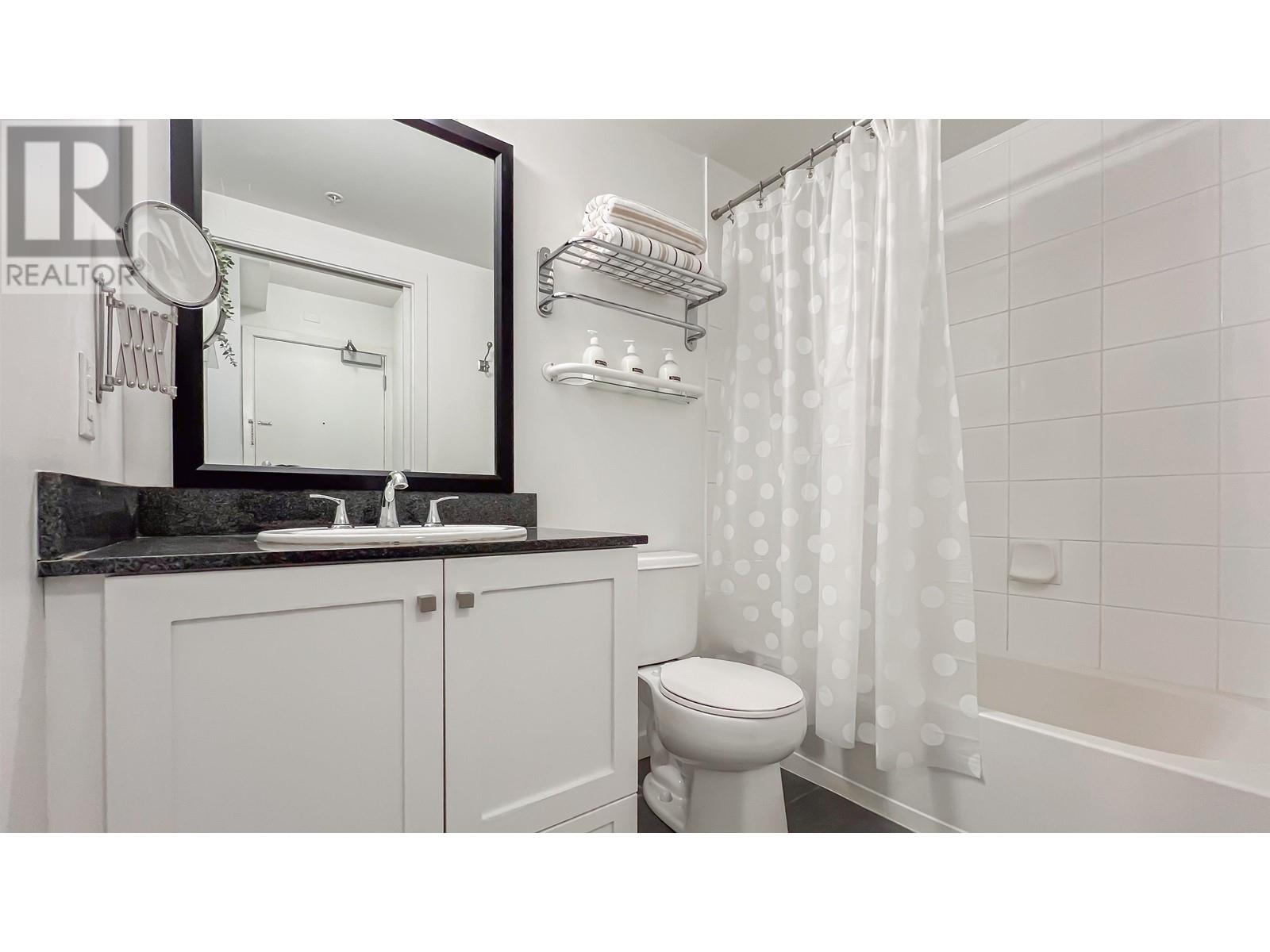 Listing Picture 13 of 25 : 604 480 ROBSON STREET, Vancouver / 溫哥華 - 魯藝地產 Yvonne Lu Group - MLS Medallion Club Member