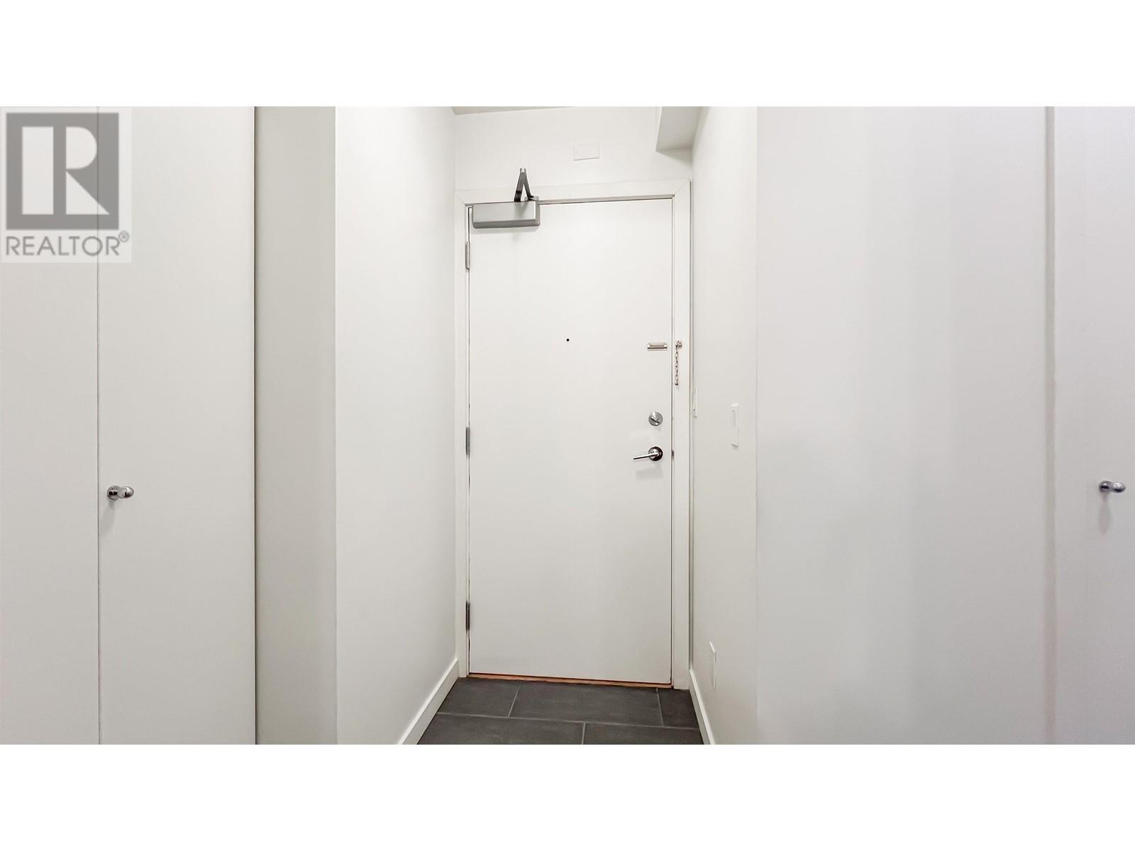 Listing Picture 6 of 25 : 604 480 ROBSON STREET, Vancouver / 溫哥華 - 魯藝地產 Yvonne Lu Group - MLS Medallion Club Member