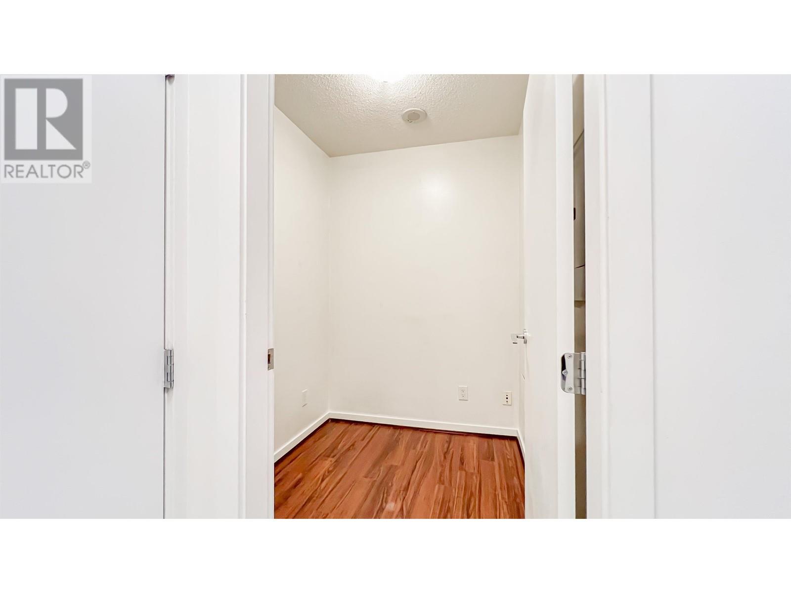 Listing Picture 19 of 25 : 604 480 ROBSON STREET, Vancouver / 溫哥華 - 魯藝地產 Yvonne Lu Group - MLS Medallion Club Member