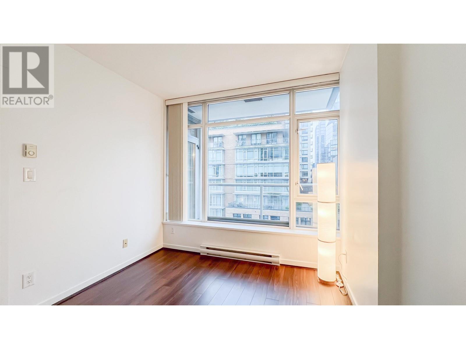 Listing Picture 15 of 25 : 604 480 ROBSON STREET, Vancouver / 溫哥華 - 魯藝地產 Yvonne Lu Group - MLS Medallion Club Member