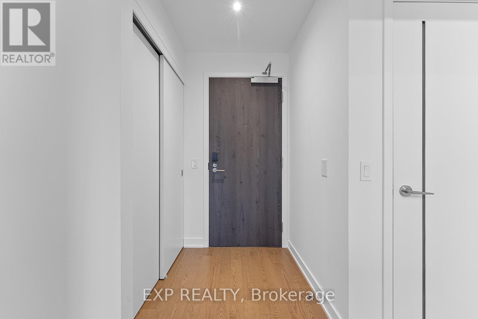 Property at 4009 - 20 LOMBARD STREET image 4