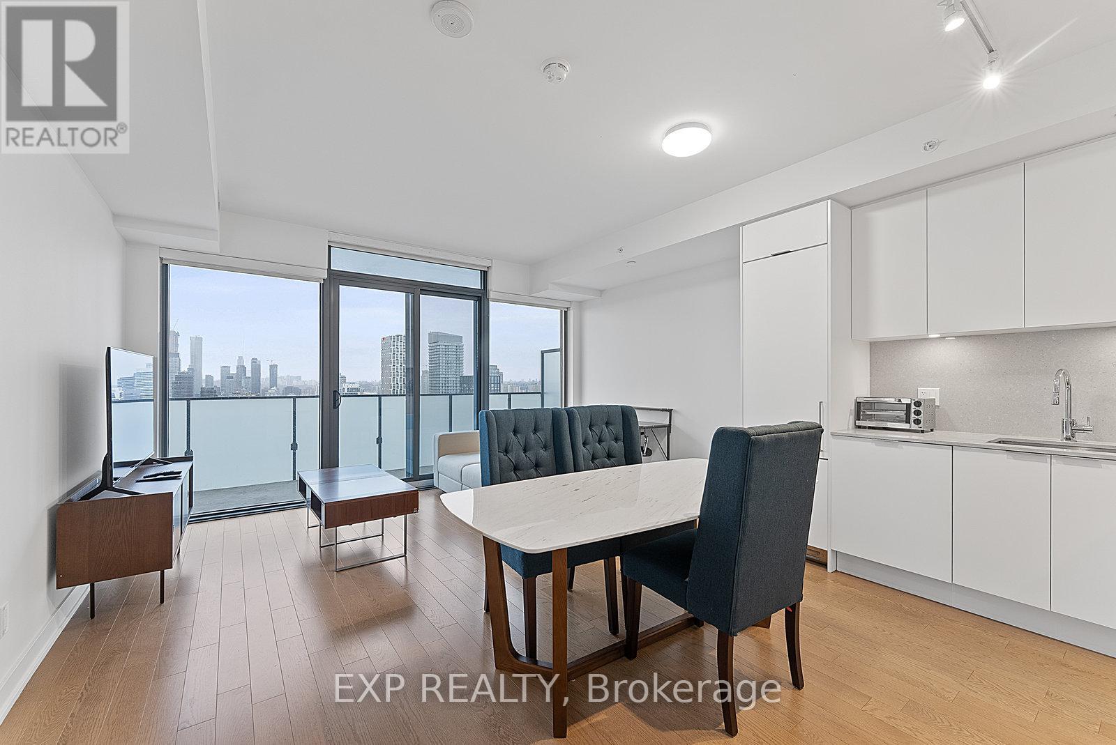 Property at 4009 - 20 LOMBARD STREET image 5