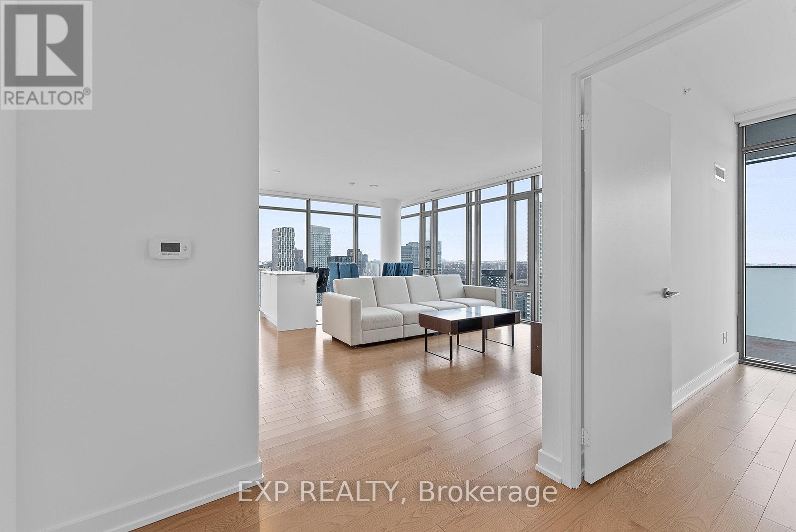 Property at 4011 - 20 LOMBARD STREET image 5