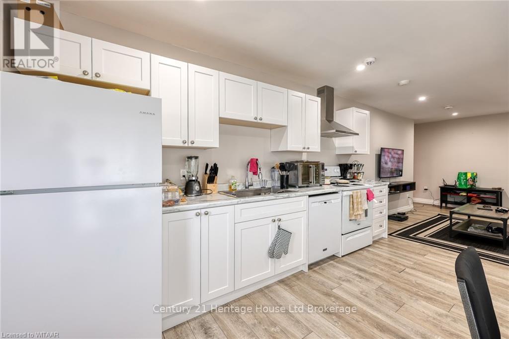 Property at 729 HOUNSFIELD STREET image 2