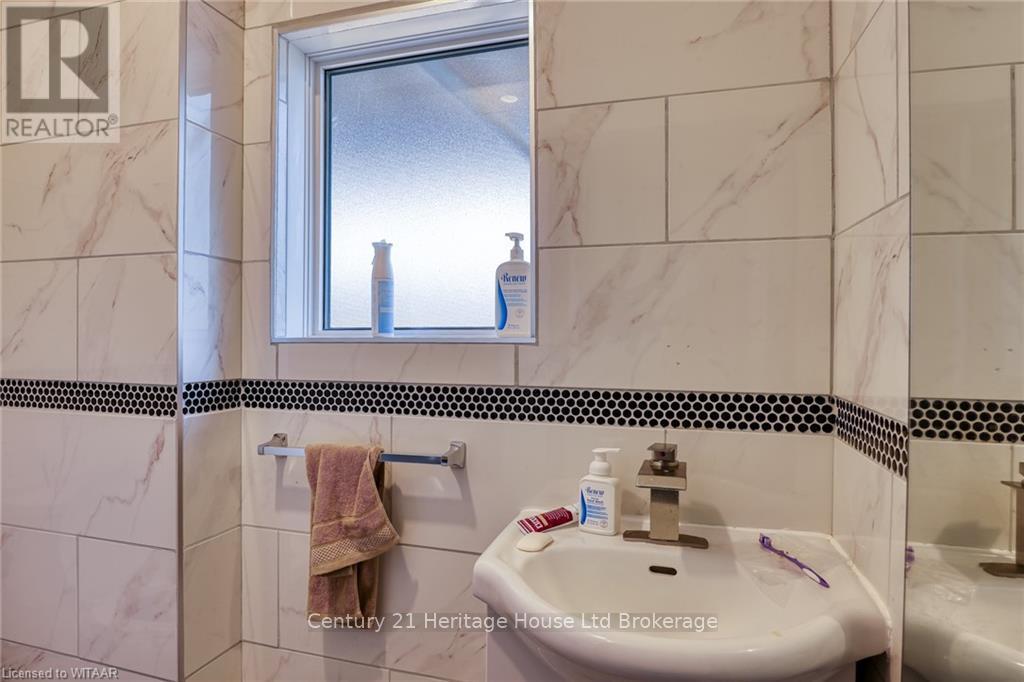 Property at 729 HOUNSFIELD STREET image 4