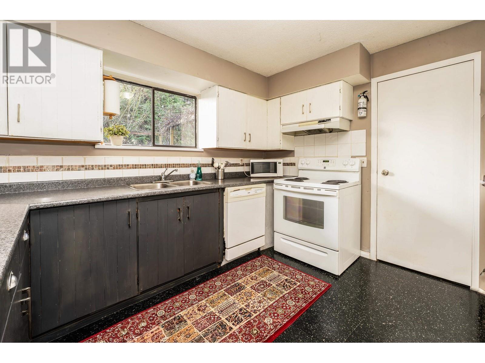 1693 Austin Avenue, Coquitlam, British Columbia  V3K 3P8 - Photo 3 - R2952310