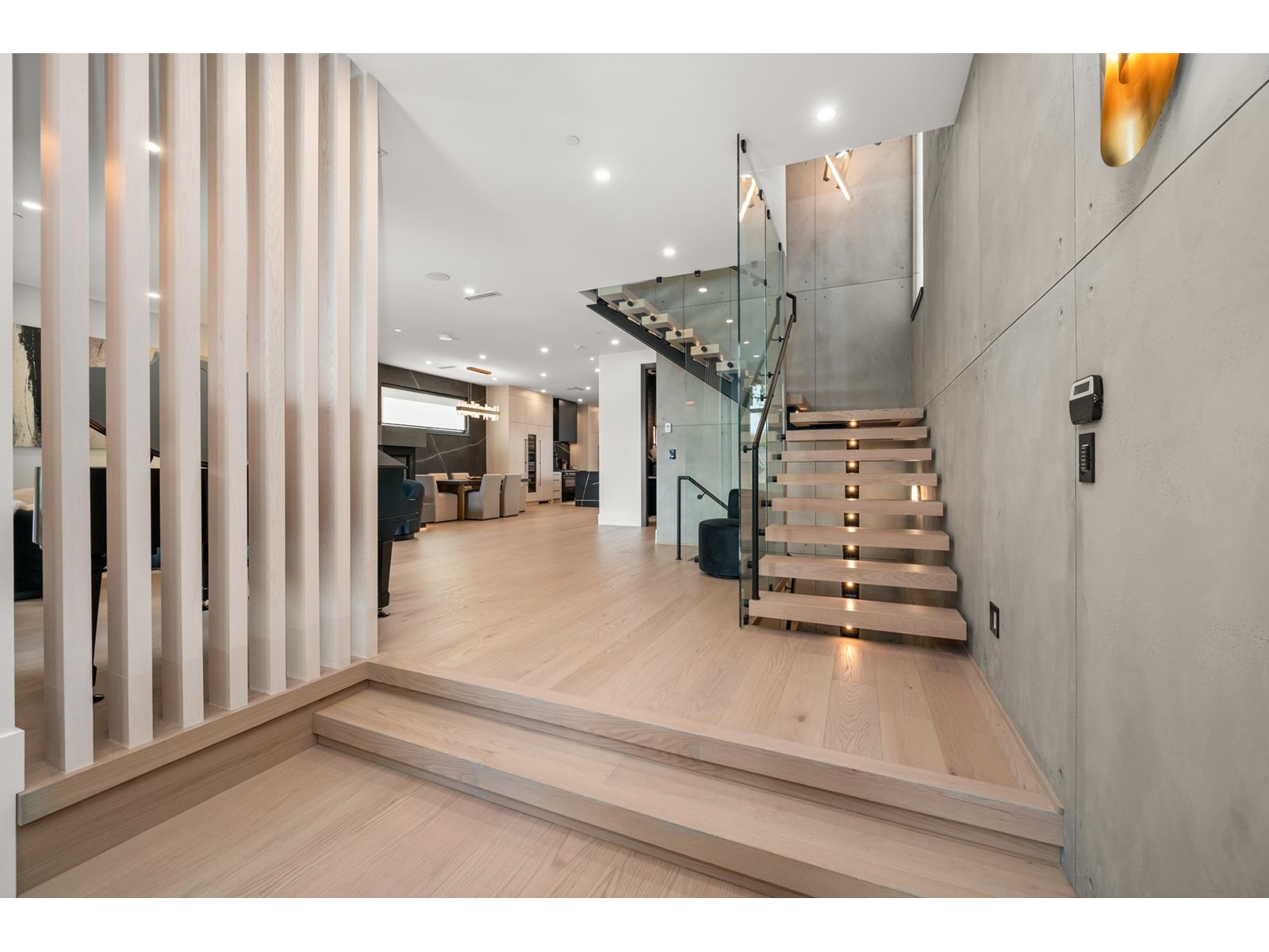 1265 Kent Street, White Rock, British Columbia  V4B 4T6 - Photo 4 - R2953488