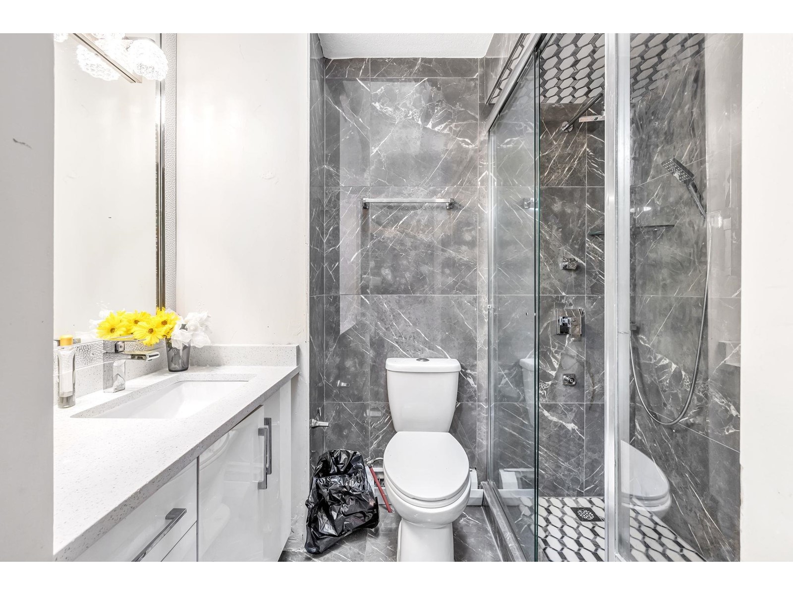 8266 132a Street, Surrey, British Columbia  V3W 8Y6 - Photo 9 - R2952871