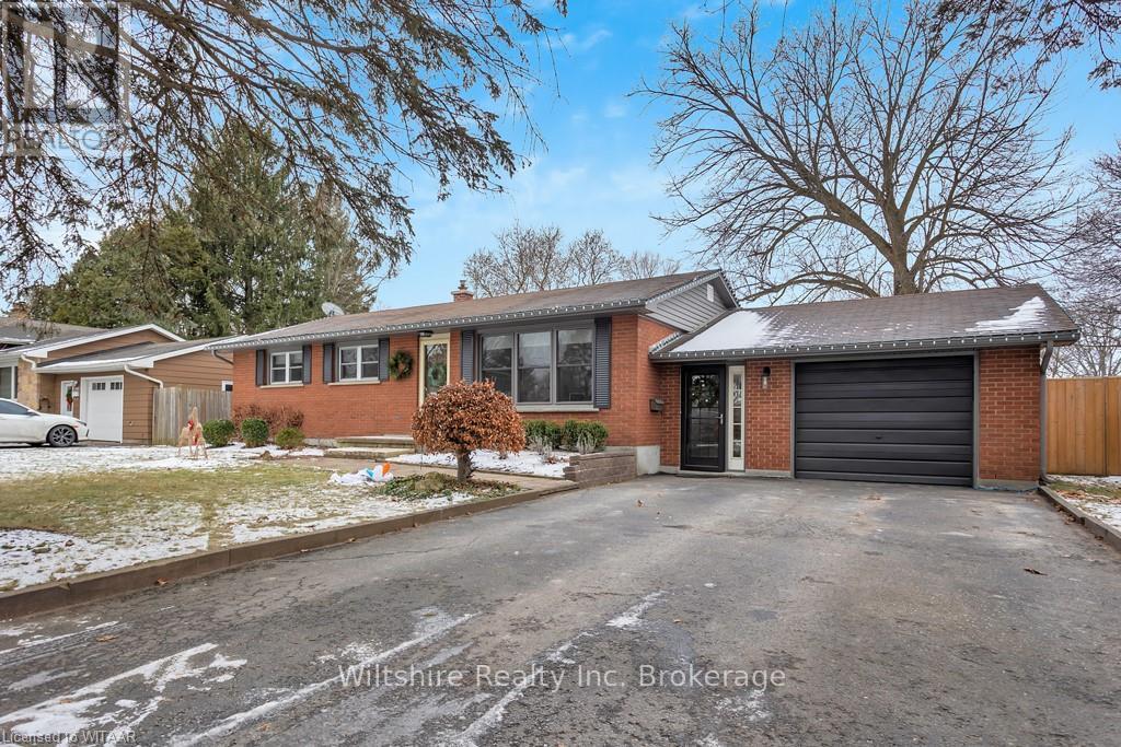 211 QUARTERLINE ROAD, Tillsonburg, Ontario