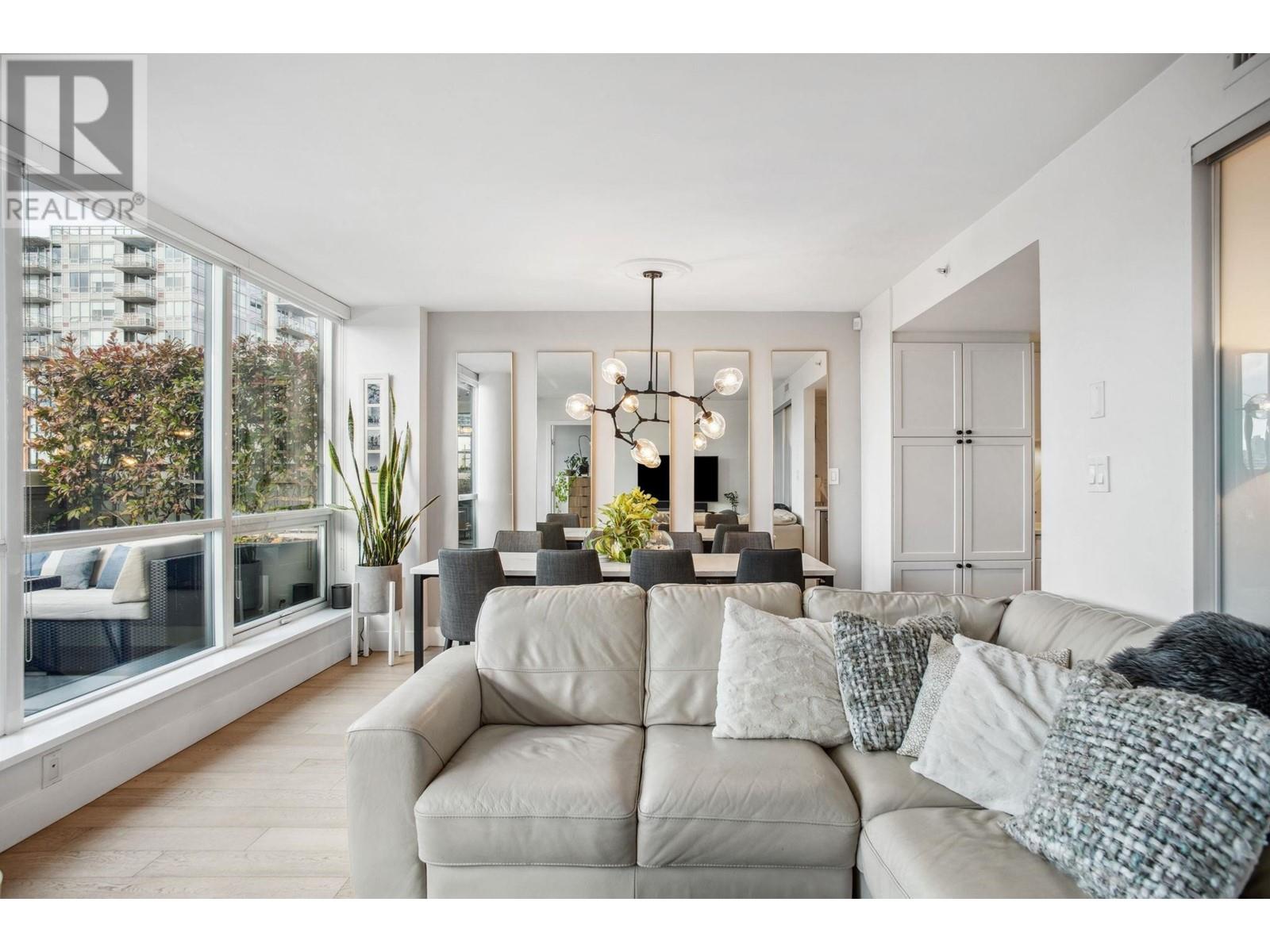 Listing Picture 11 of 33 : 802 718 MAIN STREET, Vancouver / 溫哥華 - 魯藝地產 Yvonne Lu Group - MLS Medallion Club Member