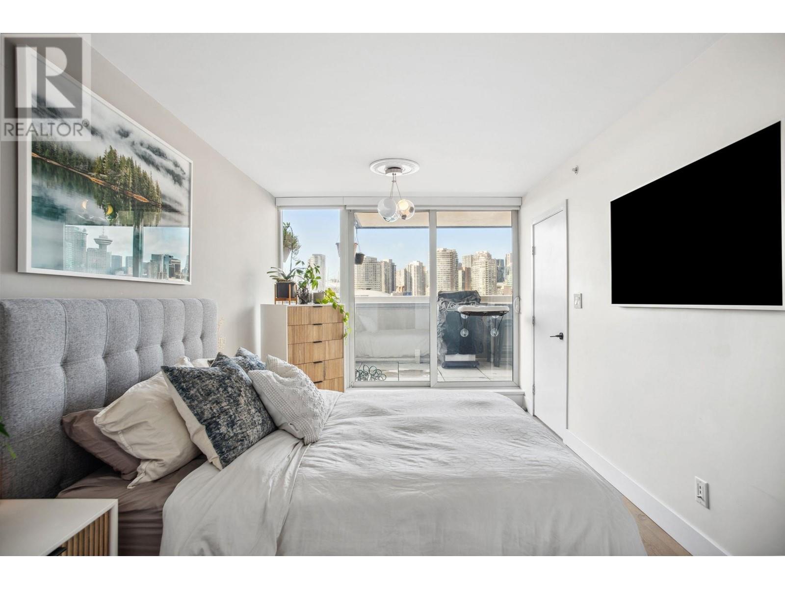 Listing Picture 14 of 33 : 802 718 MAIN STREET, Vancouver / 溫哥華 - 魯藝地產 Yvonne Lu Group - MLS Medallion Club Member