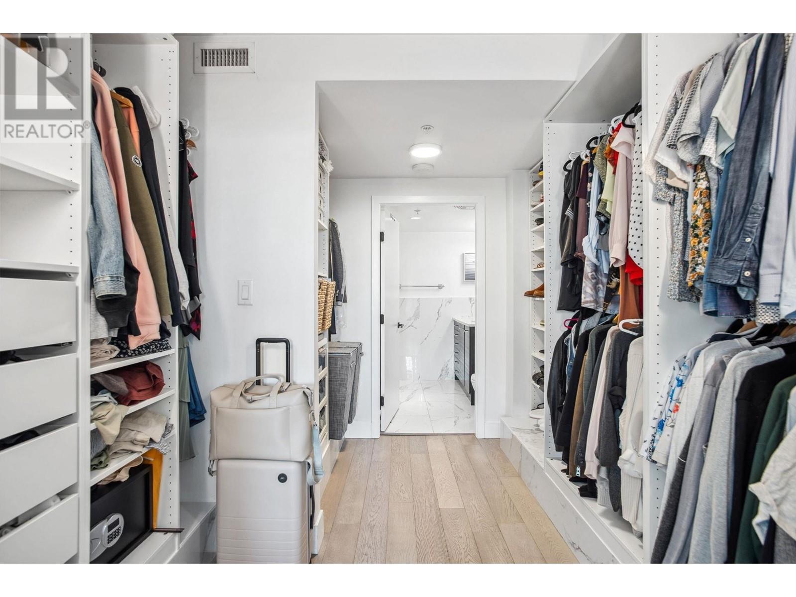 Listing Picture 16 of 33 : 802 718 MAIN STREET, Vancouver / 溫哥華 - 魯藝地產 Yvonne Lu Group - MLS Medallion Club Member