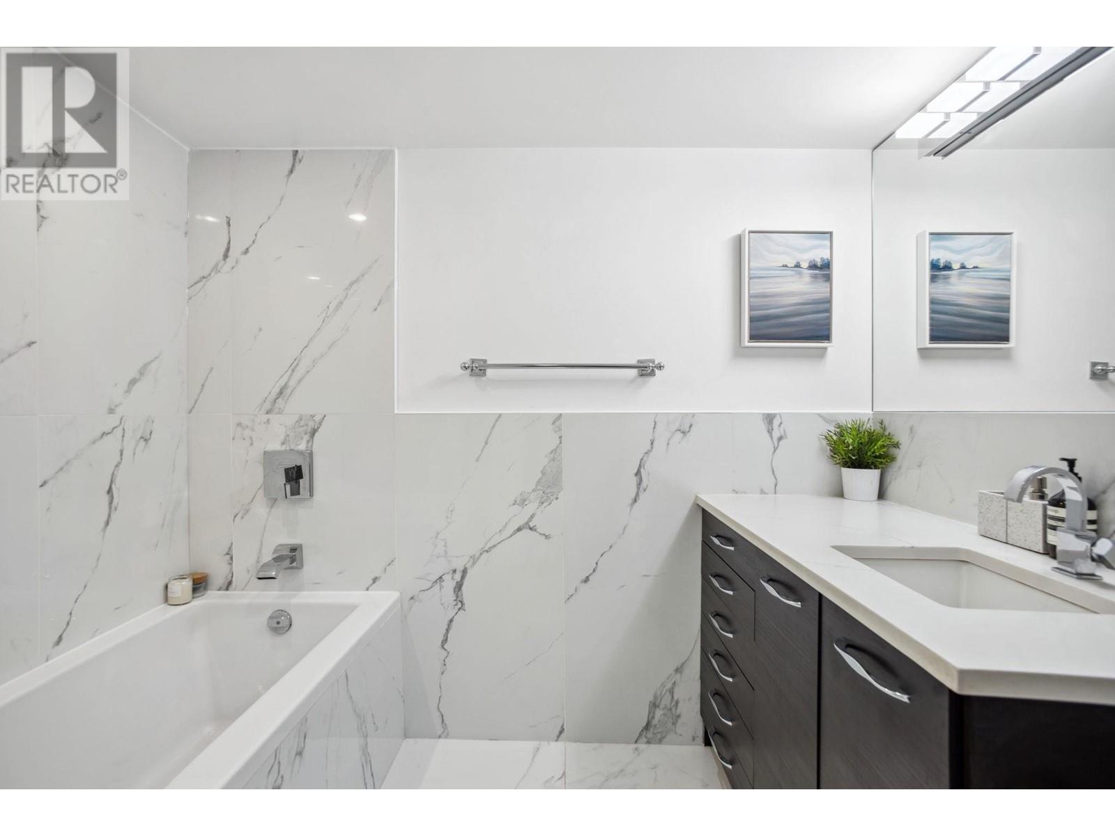 Listing Picture 17 of 33 : 802 718 MAIN STREET, Vancouver / 溫哥華 - 魯藝地產 Yvonne Lu Group - MLS Medallion Club Member