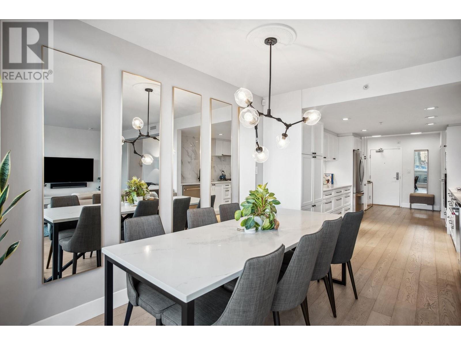 Listing Picture 2 of 33 : 802 718 MAIN STREET, Vancouver / 溫哥華 - 魯藝地產 Yvonne Lu Group - MLS Medallion Club Member