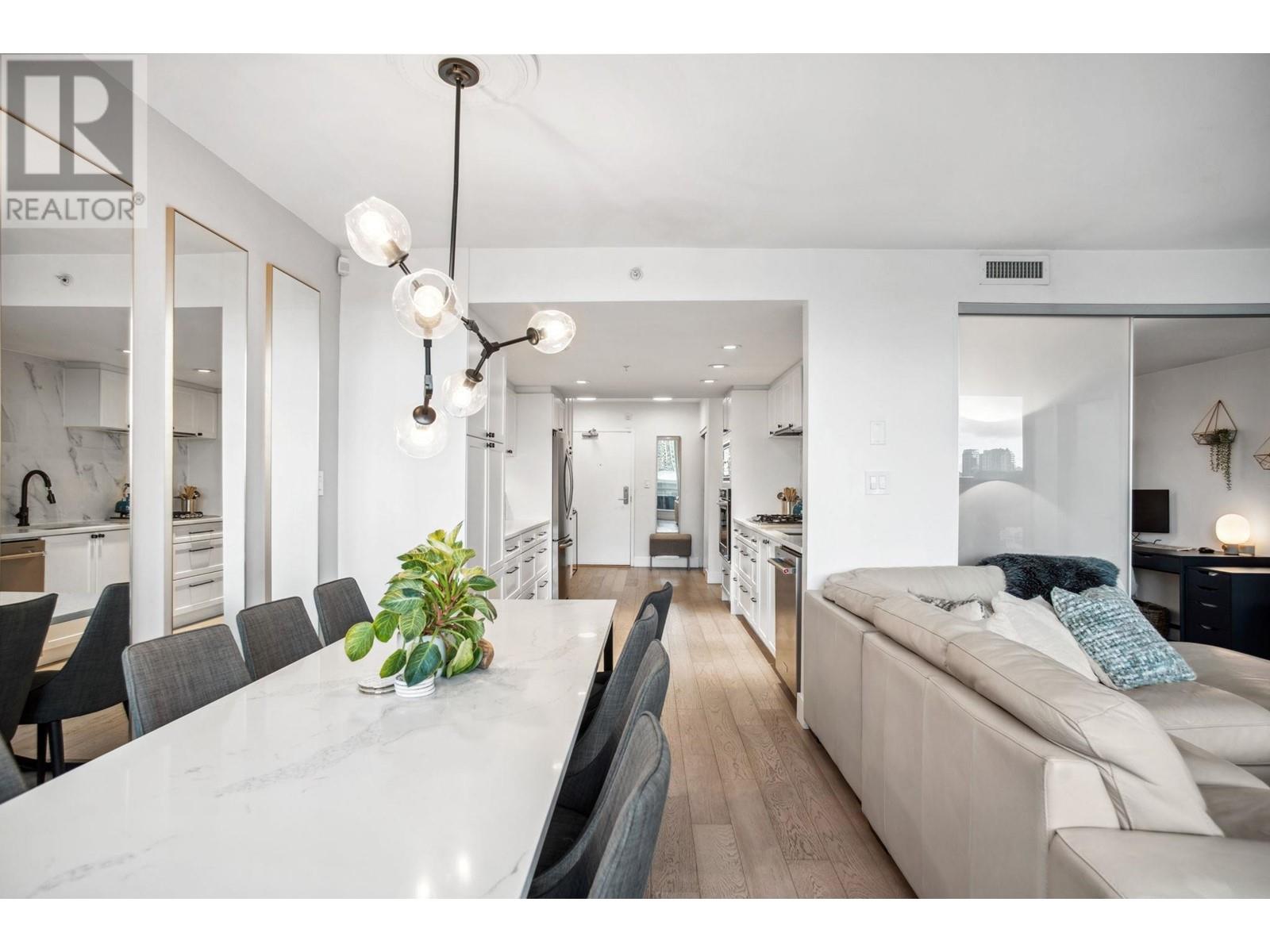 Listing Picture 8 of 33 : 802 718 MAIN STREET, Vancouver / 溫哥華 - 魯藝地產 Yvonne Lu Group - MLS Medallion Club Member