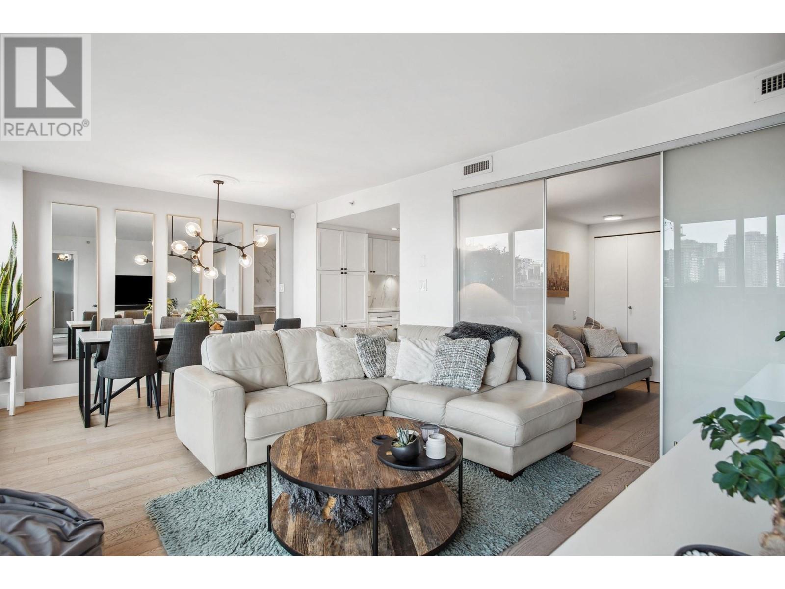 Listing Picture 9 of 33 : 802 718 MAIN STREET, Vancouver / 溫哥華 - 魯藝地產 Yvonne Lu Group - MLS Medallion Club Member