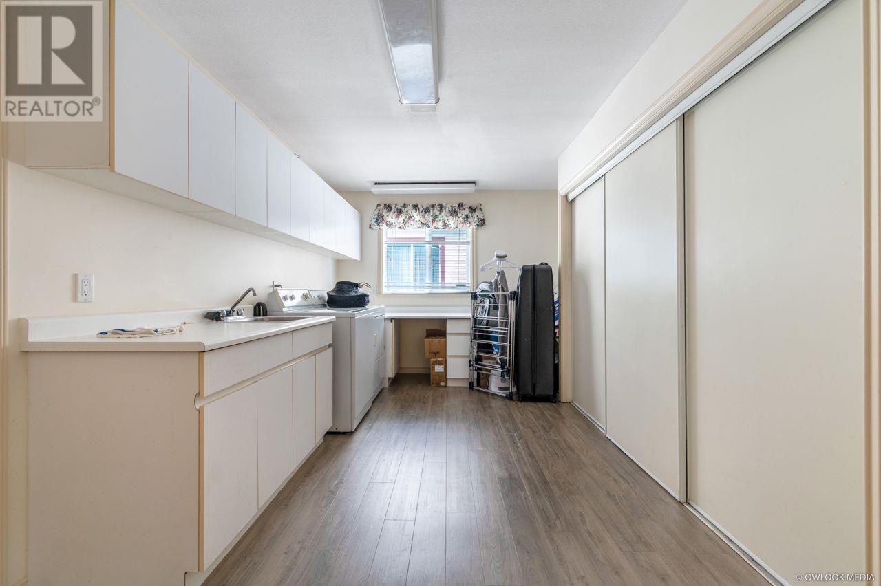 Listing Picture 11 of 22 : 5526 CORNWALL DRIVE, Richmond / 烈治文 - 魯藝地產 Yvonne Lu Group - MLS Medallion Club Member