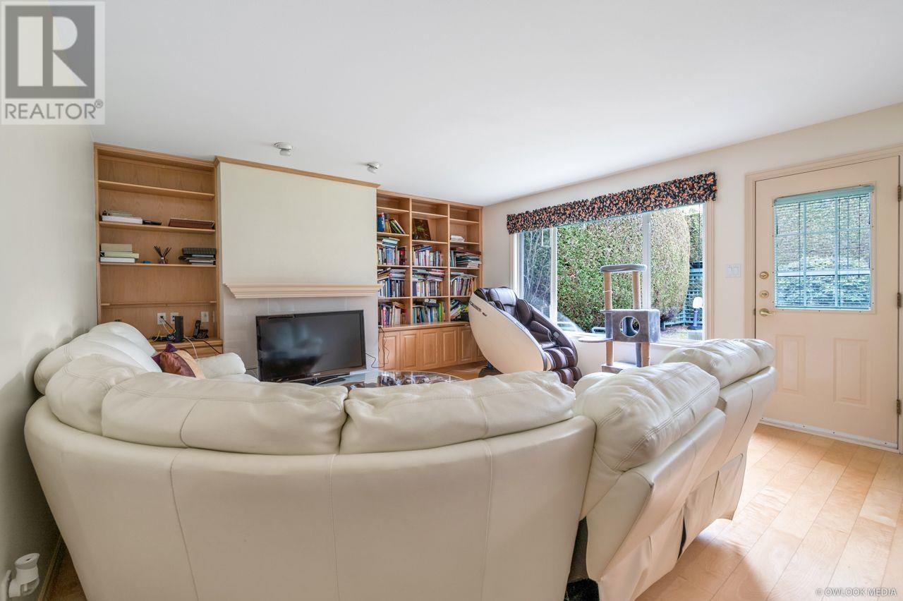 Listing Picture 5 of 22 : 5526 CORNWALL DRIVE, Richmond / 烈治文 - 魯藝地產 Yvonne Lu Group - MLS Medallion Club Member