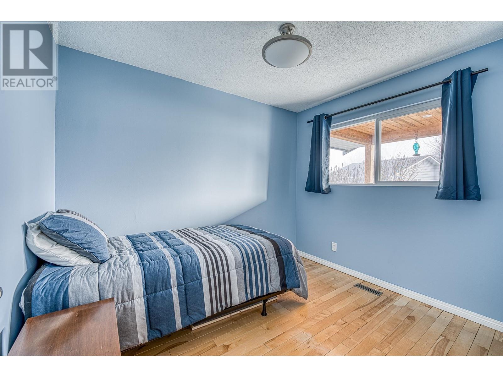 Listing Picture 27 of 33 : 11300 GALLEON COURT, Richmond / 烈治文 - 魯藝地產 Yvonne Lu Group - MLS Medallion Club Member