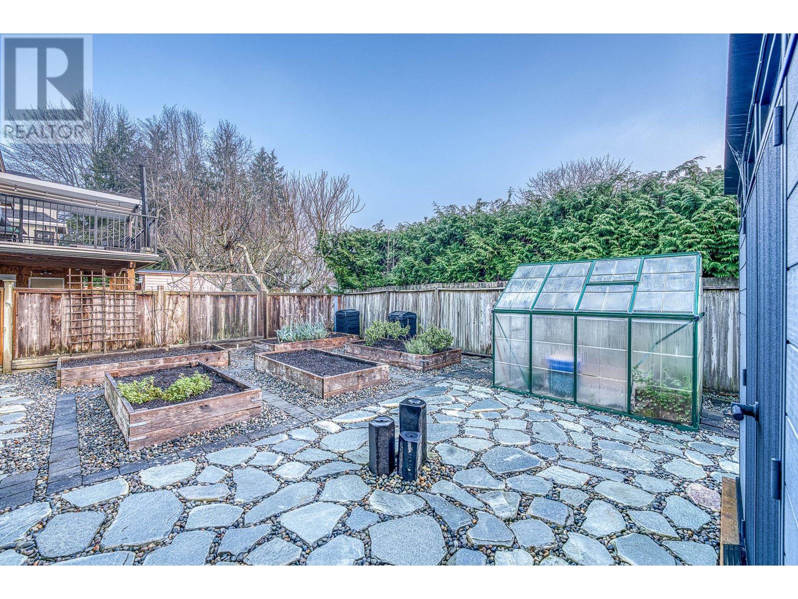 Listing Picture 6 of 33 : 11300 GALLEON COURT, Richmond / 烈治文 - 魯藝地產 Yvonne Lu Group - MLS Medallion Club Member