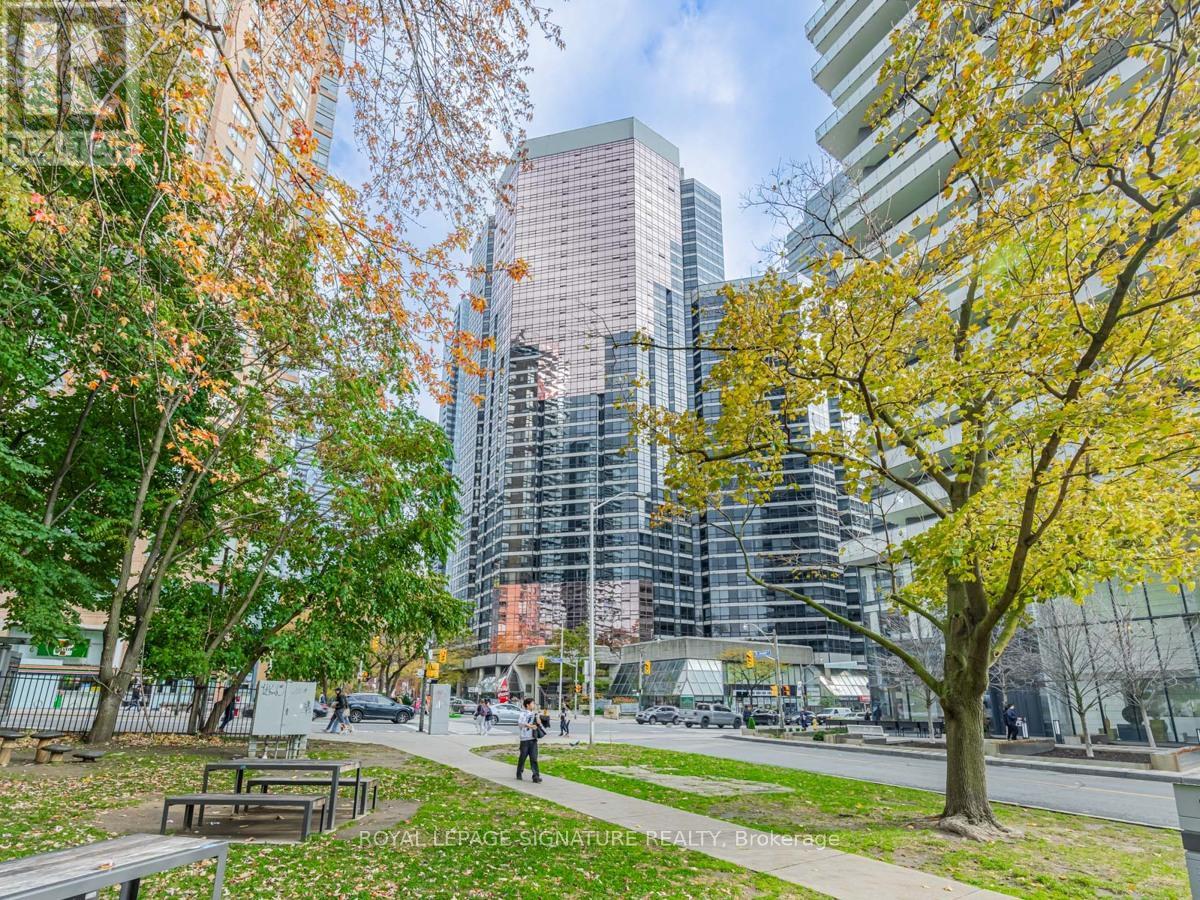 307 - 1001 Bay Street, Toronto, Ontario  M5S 3A6 - Photo 1 - C11913528