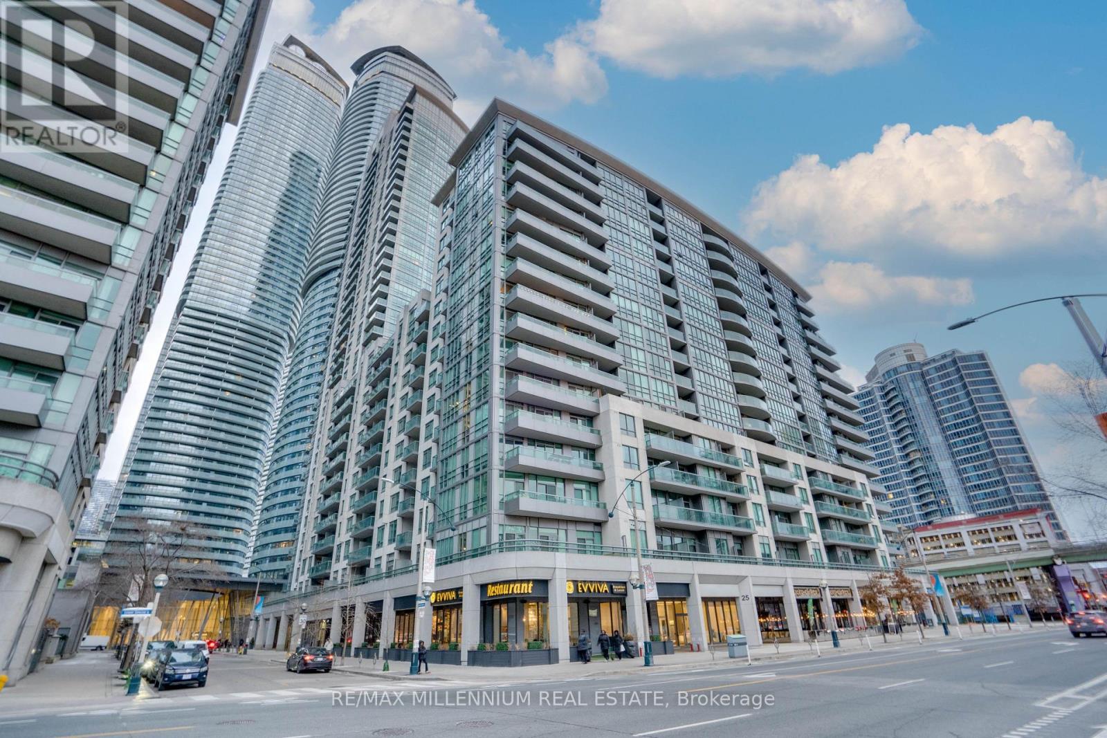 1205 - 25 LOWER SIMCOE STREET, Toronto, Ontario