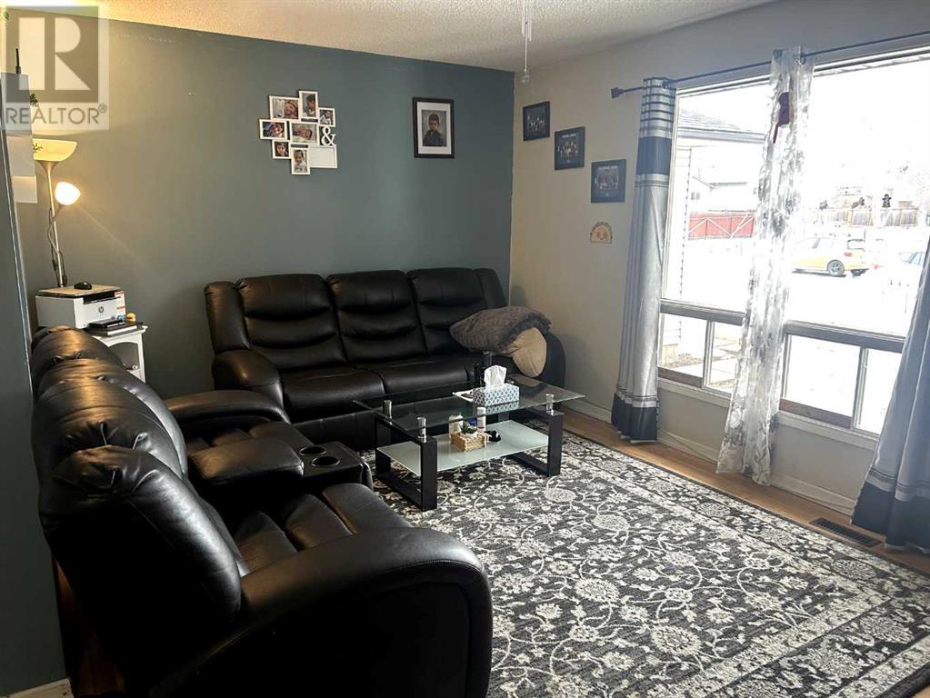 Property at 47 Falchurch Road NE image 4