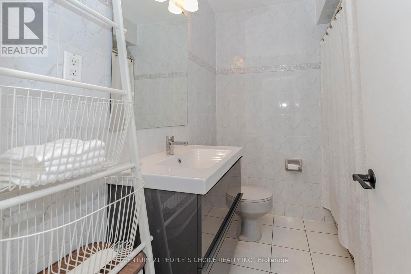 3423 Fellmore Drive, Mississauga, Ontario  L5C 2E1 - Photo 21 - W11913599