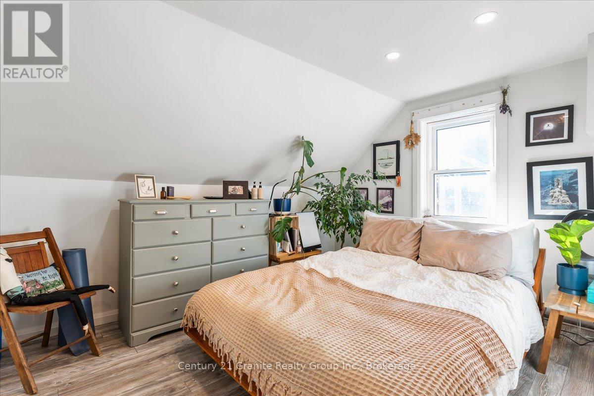15 Newcastle Street, Minden Hills, Ontario  K0M 2A0 - Photo 18 - X11913745