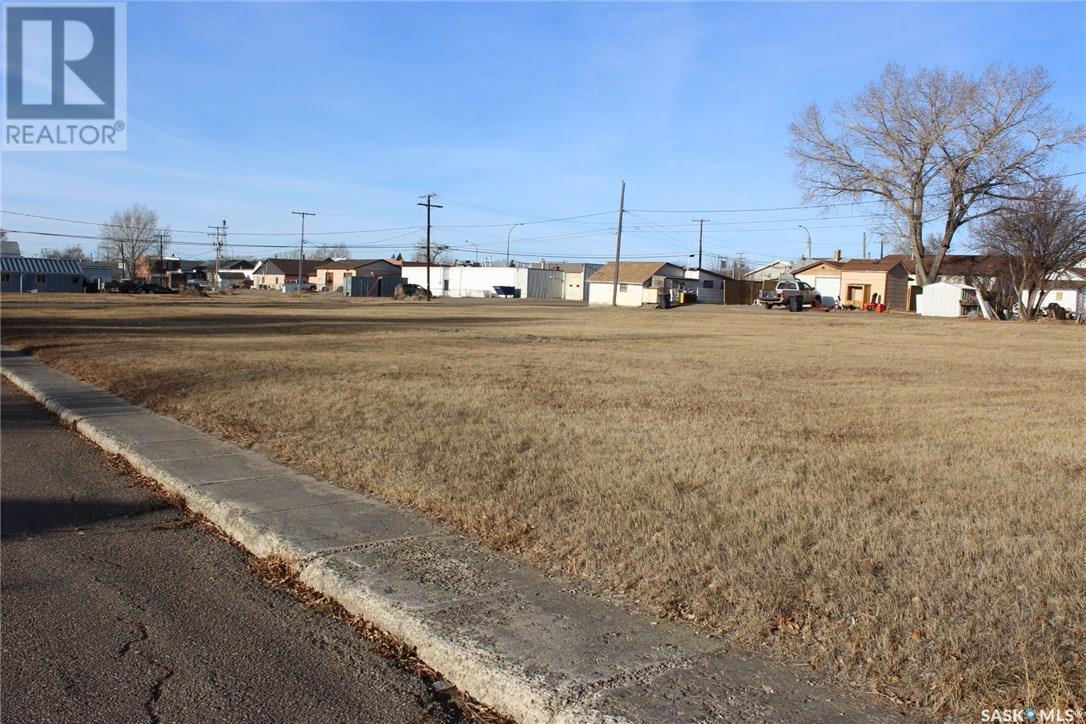 Property at 253 2nd AVENUE E image 2