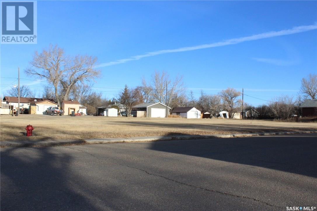 Property at 253 2nd AVENUE E image 5