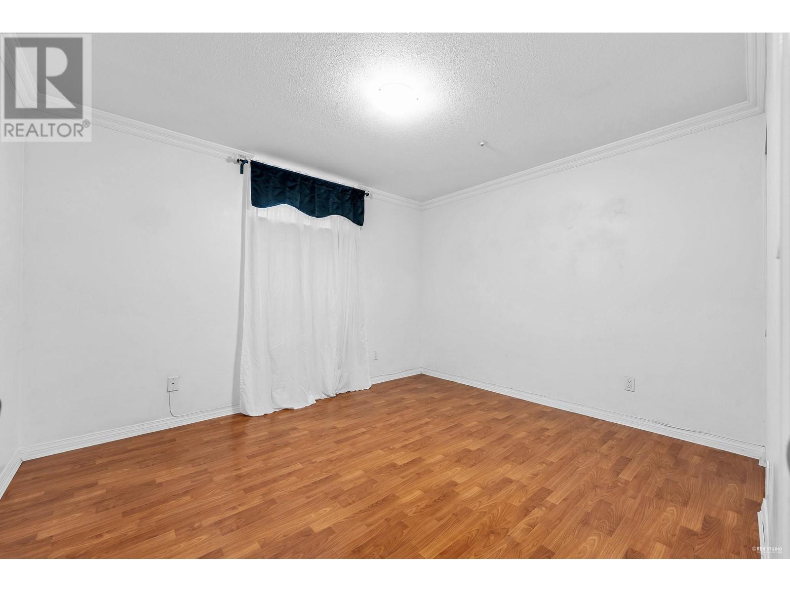 Listing Picture 10 of 36 : 8483 CORNISH STREET, Vancouver / 溫哥華 - 魯藝地產 Yvonne Lu Group - MLS Medallion Club Member